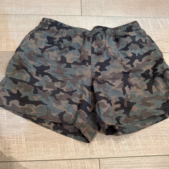 COLUMBIA WOMENS CAMOFLAUGE PULL ON SHORTS MEDIUM - Picture 2 of 7